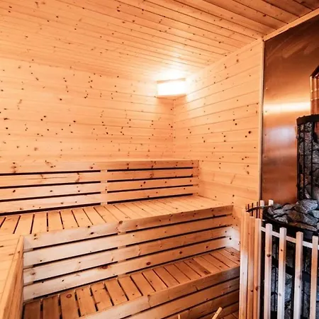 בית נופש Traumhaftes Mit Sauna & Schwimmteich *
