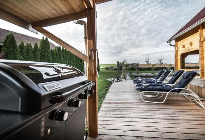 Vakantiehuis Traumhaftes Mit Sauna & Schwimmteich