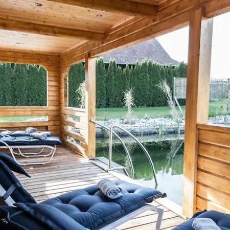 Traumhaftes Mit Sauna & Schwimmteich Hébergement de vacances Leiblfing